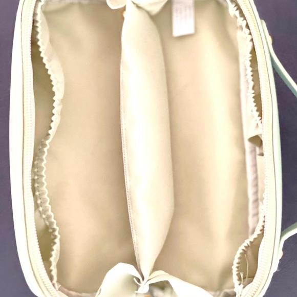 Nutrimetics “the Everything” 2 Cosmetic Bags - Picture 5 of 9